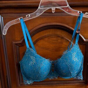 Victoria Secret Lace Push Up Bra-36B-New